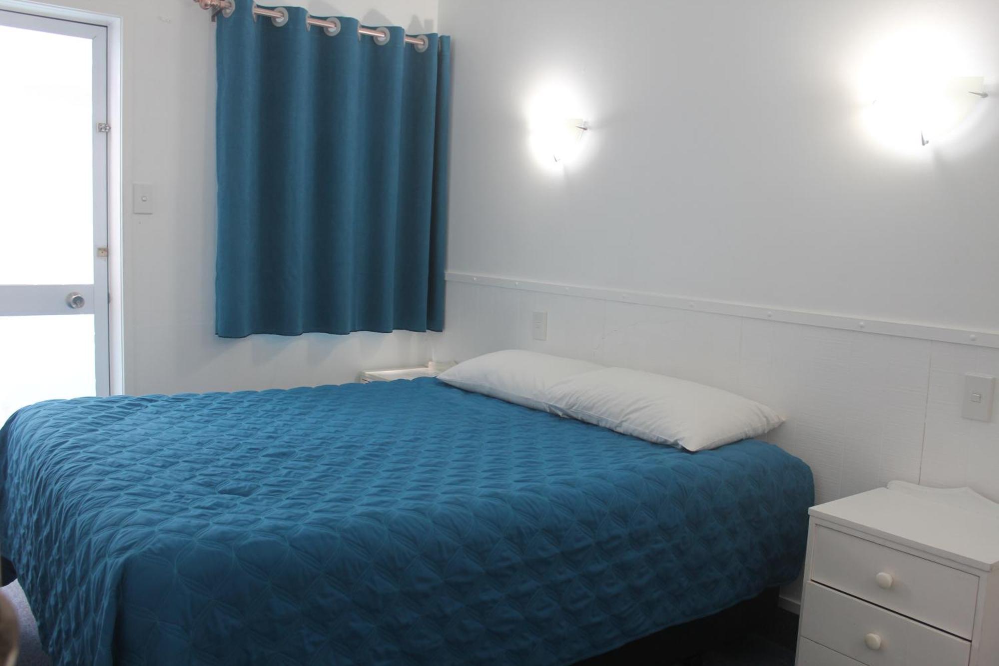 Golden Glow Motel 4*