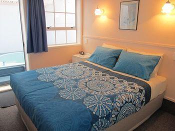 Motel Golden Glow 4*