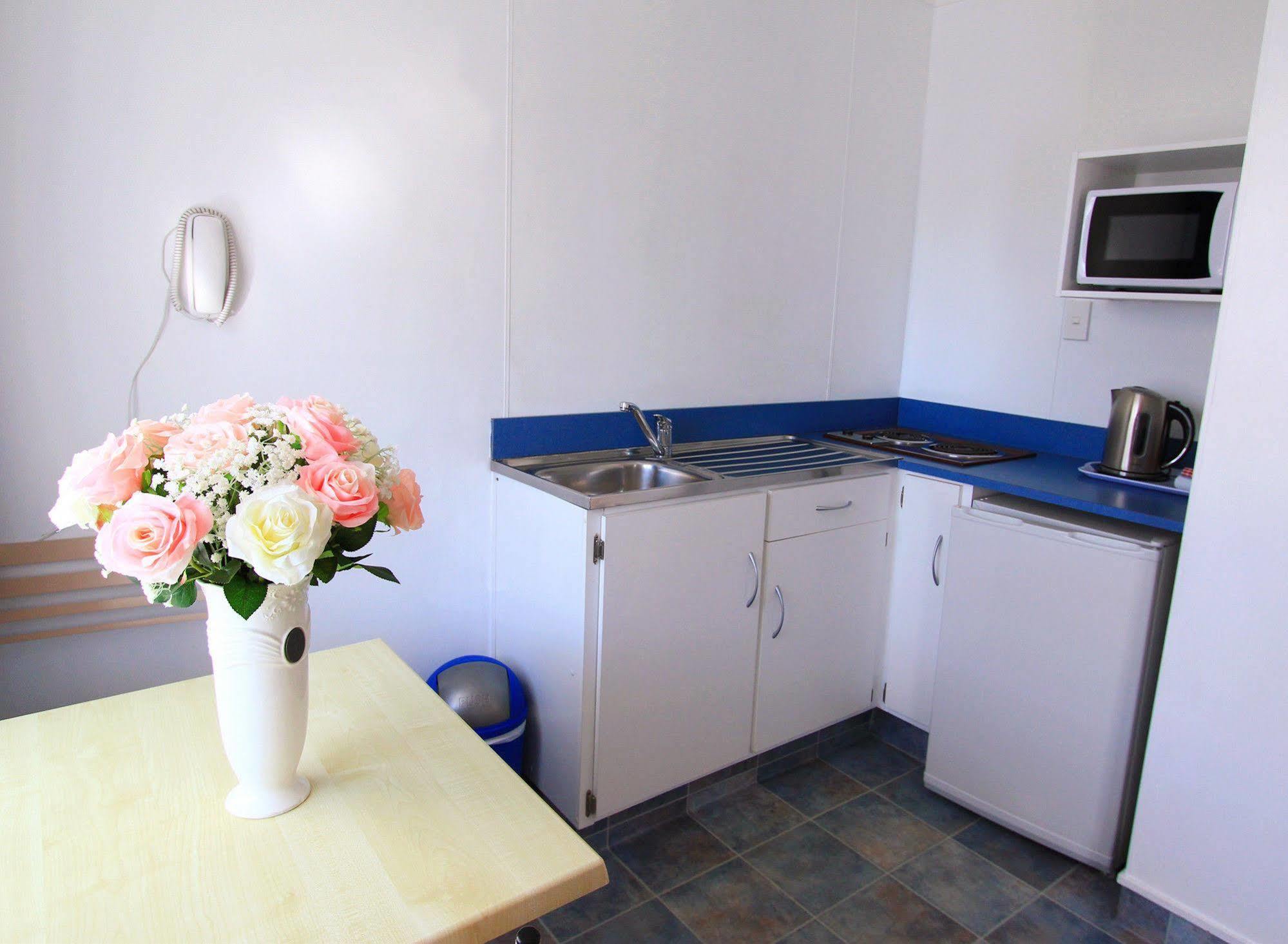 Golden Glow Motel 4*