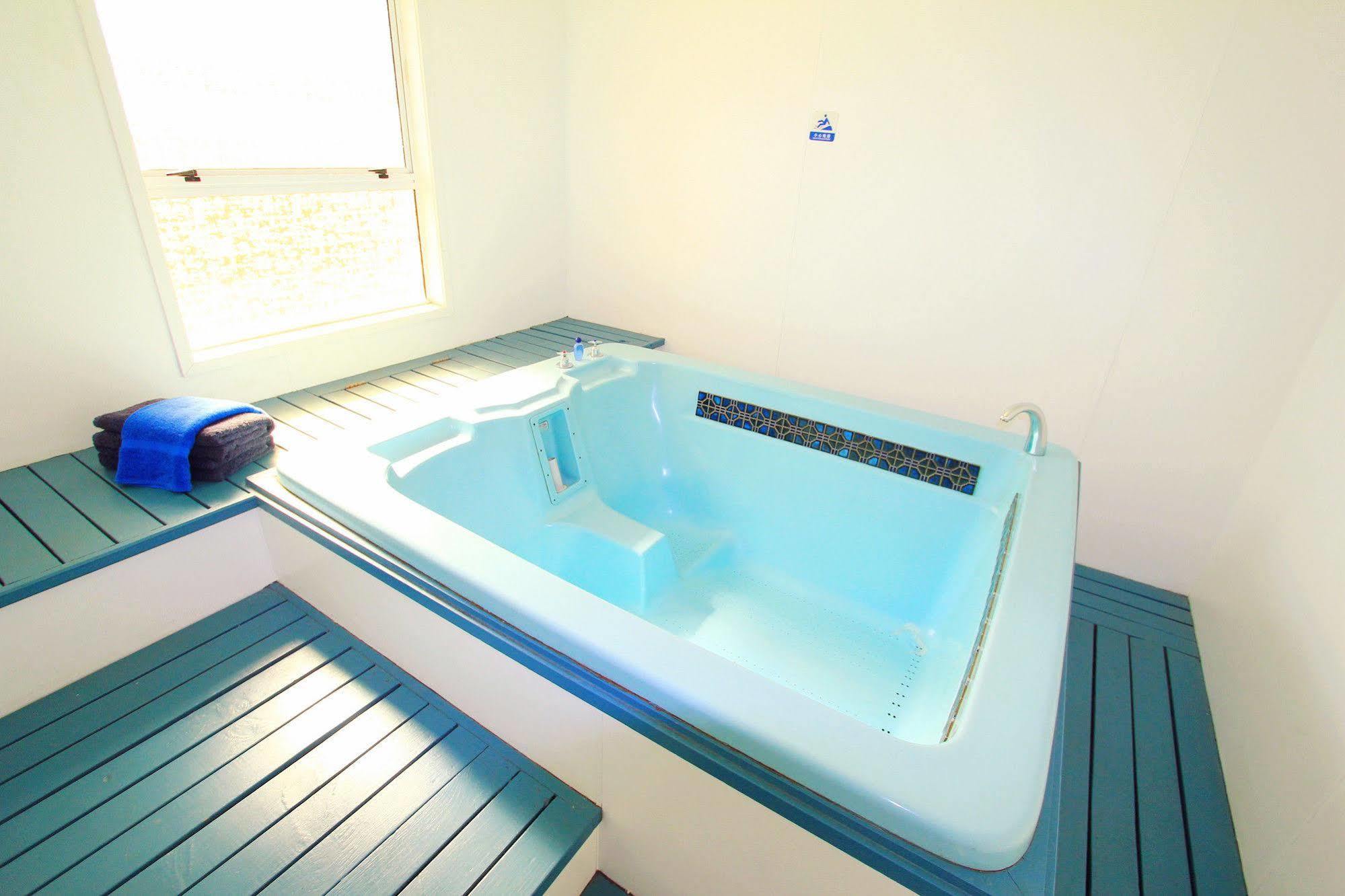 Motel Golden Glow 4*